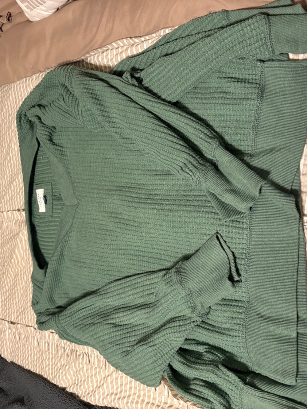 AE Green Ribbed V-Neck Sweater